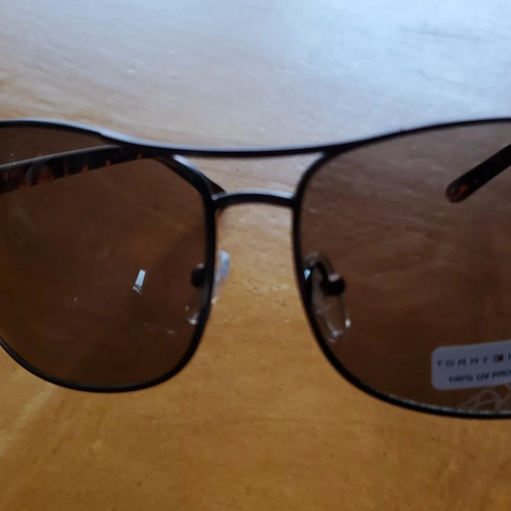 NWT Tommy Hilfiger Vasquez Men's Brown Rectangle Sunglasses
